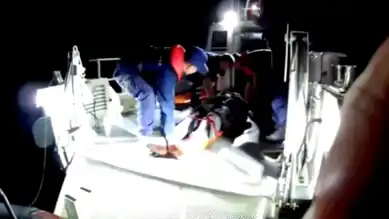 Darıca'da Kayalıklardan Düşen Genç Kurtarıldı